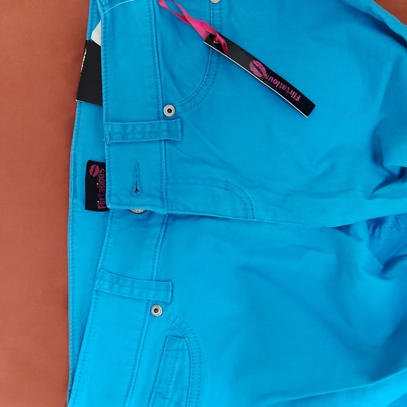 Jean - Picture 3 of 4